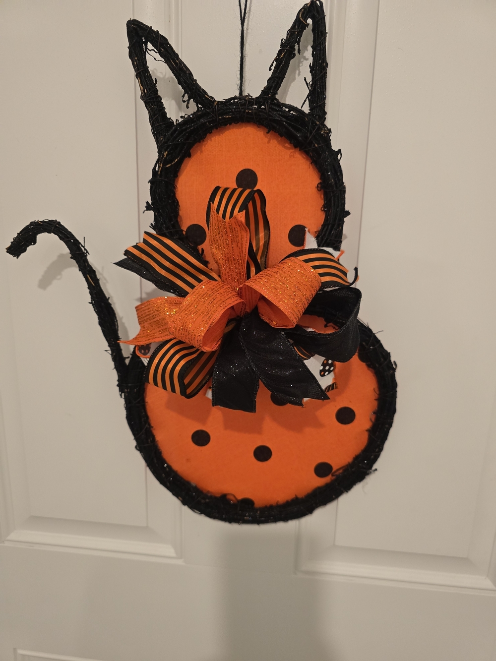W040 - Halloween Black Cat Door Hanger - Orange & Black Polka Dot